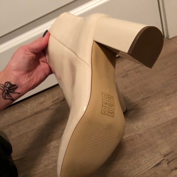 Pull&Bear wide heeled cream boots. - Picture 3 of 3
